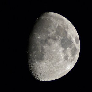 Mond mit neuem Objektiv....