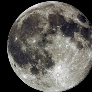 Vollmond mit etwas Farbe