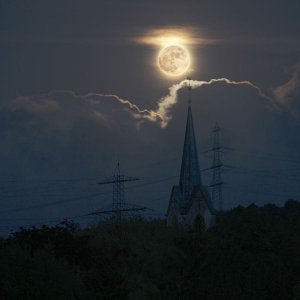 Vollmond Anfang Mai in Ubbedissen/Bielefeld