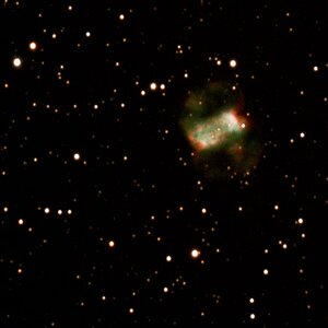 M76, der "Kleine Hantelnebel"