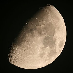 Der Mond fokal durch den Flextube