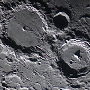 Mond_Alphonsus_20100323_14N.jpg