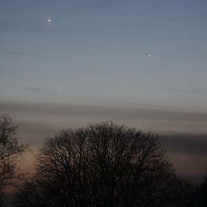 Merkur_und_Venus_am_Abendhimmel_1_4_2010_135mm.jpg
