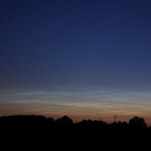 Leuchtende_Nachtwolken_16_Juni_2010_2_42_MESZ.jpg