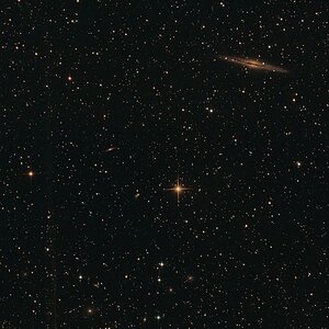 NGC 891 und viele weitere Galaxien