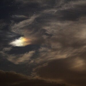 Mond-Wolken-Spekturm