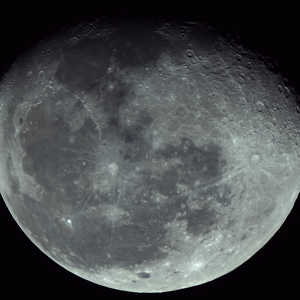 Mond mit 420mm Brennweite und DSRL!