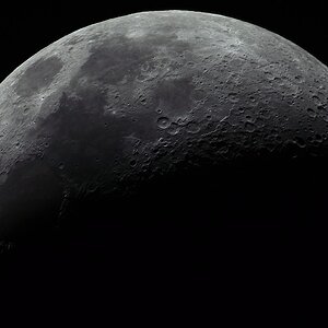 Mond mit Teleobjektiv 9.feb11
