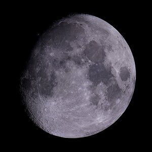Mond mit älterem Teleskop