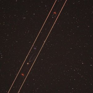 Messier 76 mit Flugzeug