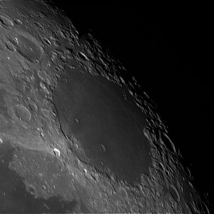 Moon_2011_12_11_212713_L_stacked_decon.jpg