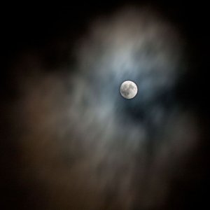Mond mit Hof am 07-01-2012