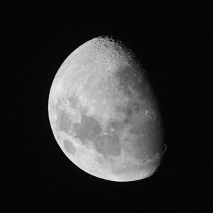 ...mal wieder ein Mond mit  "Goldenem Henkel"