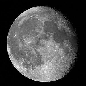 ein aufgehender Mond