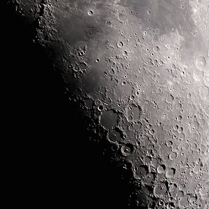 Übersichtaufnahme vom Mond vom 28.5