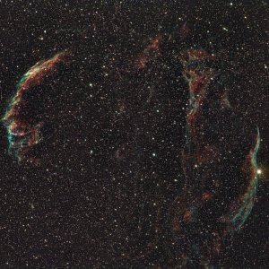 Cirrus_Hubble_-60°_klein.jpg