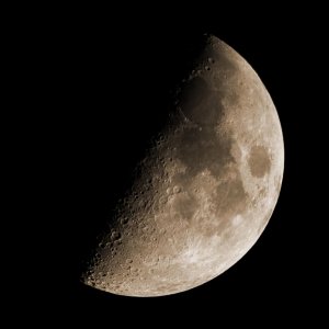 IMG_3148 Mond stehend nahe.jpg