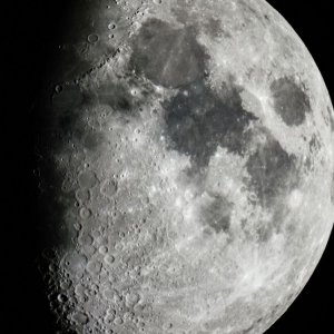 Der Mond - Celestron 2000mm F15.4