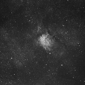 NGC 6820 mit 4/300 Orestegor in H-Alpha