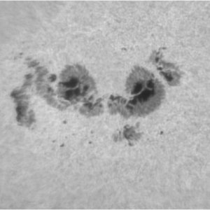 Sonnenfleck 1654 am 12_1_2013 12_51 Bild 2.jpg