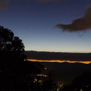 Komet C/2011 L4 (PANSTARRS) über Canberra