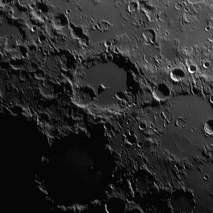 Moon_170513_Philips-SPC-900NC-PC-Camera_210507_g5_b3_ap168_5.jpg