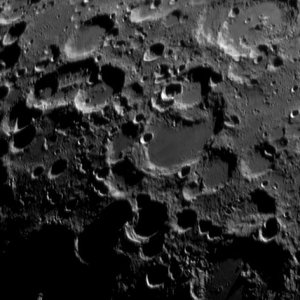 Moon_170513_Philips-SPC-900NC-PC-Camera_211003_g5_b3_ap729_4.jpg