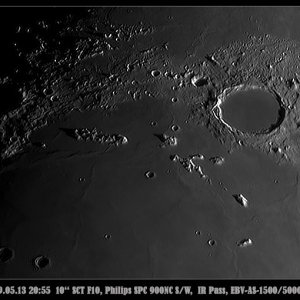 Moon_190513_Philips-SPC-900NC-PC-Camera_205558_IR_1500_5000_FW_PS.jpg