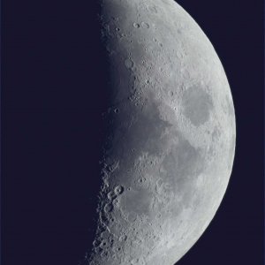 Mond kurz nach Sonnenuntergang