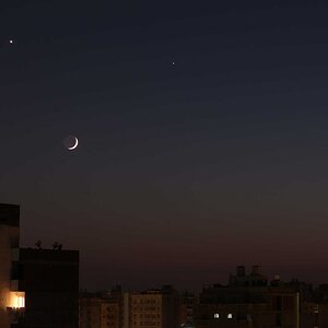Mondsichel bei Venus und Jupiter