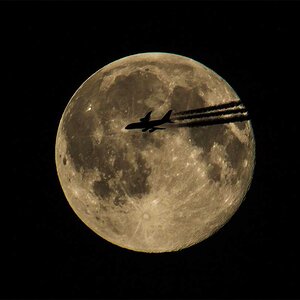 Mond mit Jet