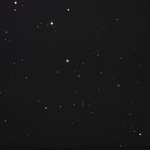 Unbekanntes Objekt bei Arp 295