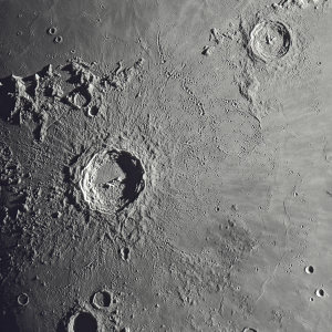 Copernicus-Stadius und Erathostenes am 21-04-21 um 22_07 MESZ mit STF 7 Mirage.png