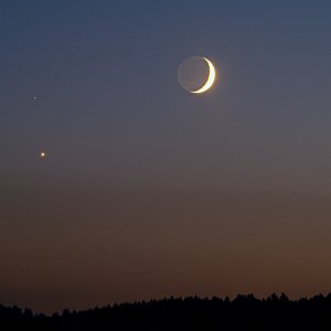 Mondsichel und Venus
