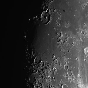 2022-01-13-1953_1-R-Moon.jpg