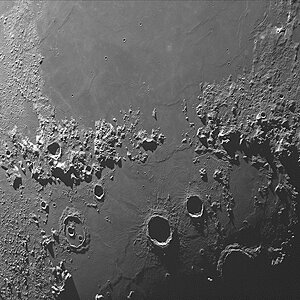 Übersicht -Mond- mit STF7 und ASI 178MC am 08-05-22 bei Tageslicht - 1 STD vor Sonnenuntergang.jpg