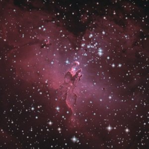 M16 neu bearbeitet: 29x3 min mit 8" f/4 Newton; Canon 600da; Optolong l-enhance Filter; einzelne Farbkanäle, Starnet, Hintergrund: Strecken, Schärfen;