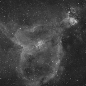 IC1805_Ha-Hydrogen-alpha-session 5x600 Sekunden.jpg