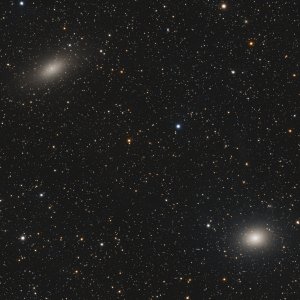 NGC 147 und 185, zwei Begleiter der Andromedagalaxie