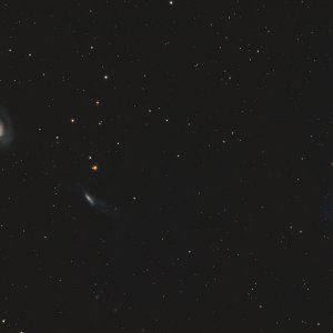NGC 4725, die Donatgalaxie und LoTr5