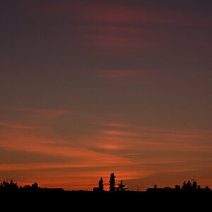 Rote Lichtsäule am 18. Juni 2025