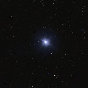 Vega_150_Fits_a_10s_ISO_500_Antilla_Triband_Filter_SQM_19.4_Bortle_8 Kopie.jpg