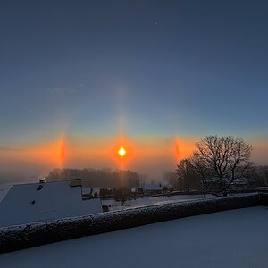 Nebensonnen mit Venus und Merkur.jpg
