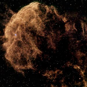 IC_443_411x30s_392x45s_81x60s_ISO_1000_Antila_Triband_SQM_19.6_Bortle_8 Kopie.jpg