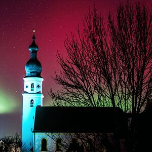 Polarlichter  Kirche