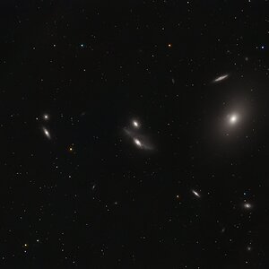 Markarians_Chain_Vespera_II_3749x10s_Gain_20_SQM_18.8_Bortle Kopie.jpg