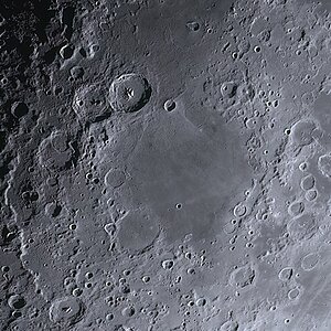 Mare Nectaris, Rupes Altai