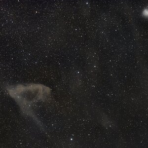 Sh2-63 Dunkle Wolke + Barnards-Galaxie IC4895 + Stern 61 Sagittarii