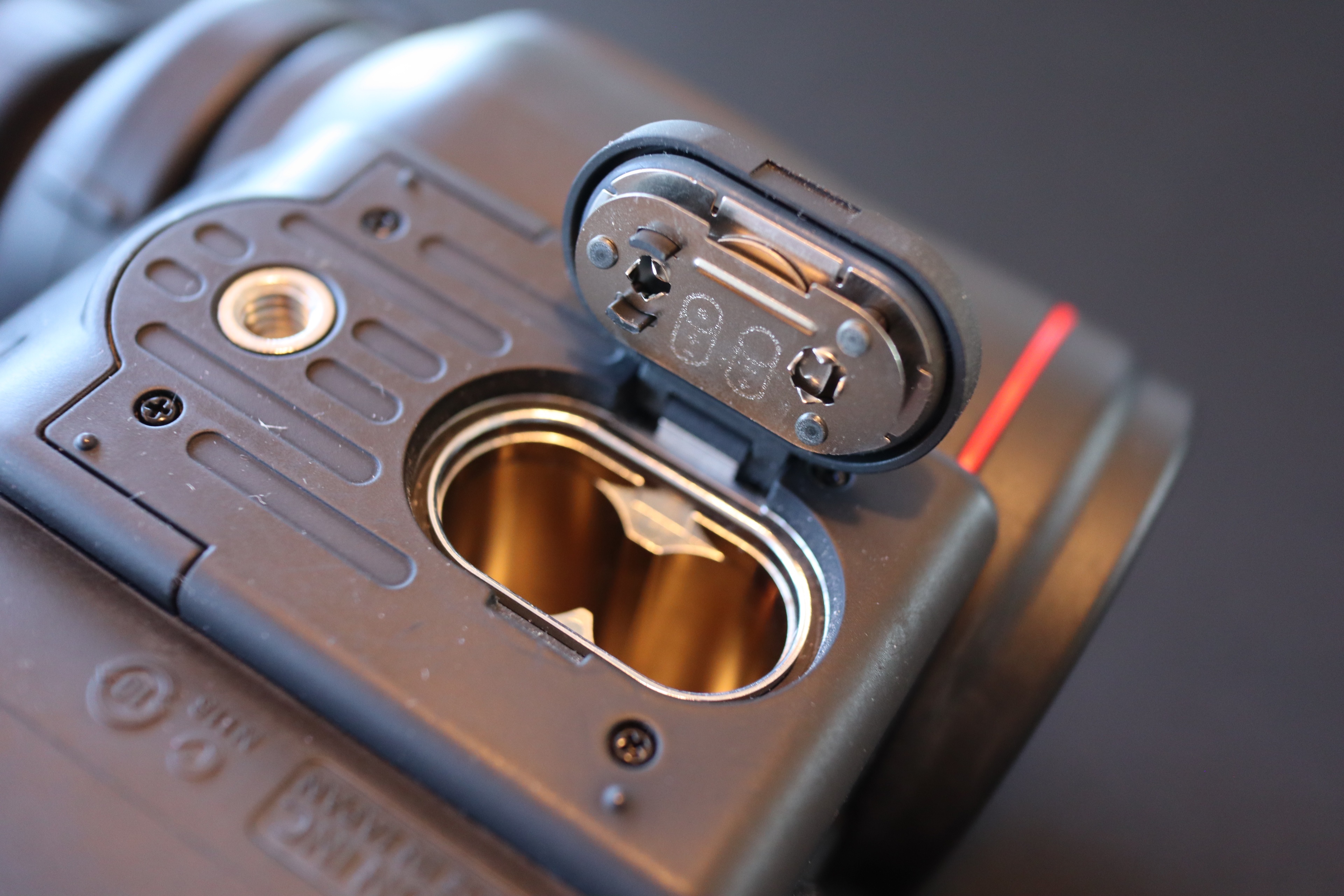 13_Batteriefachdeckel_Innen.JPG
