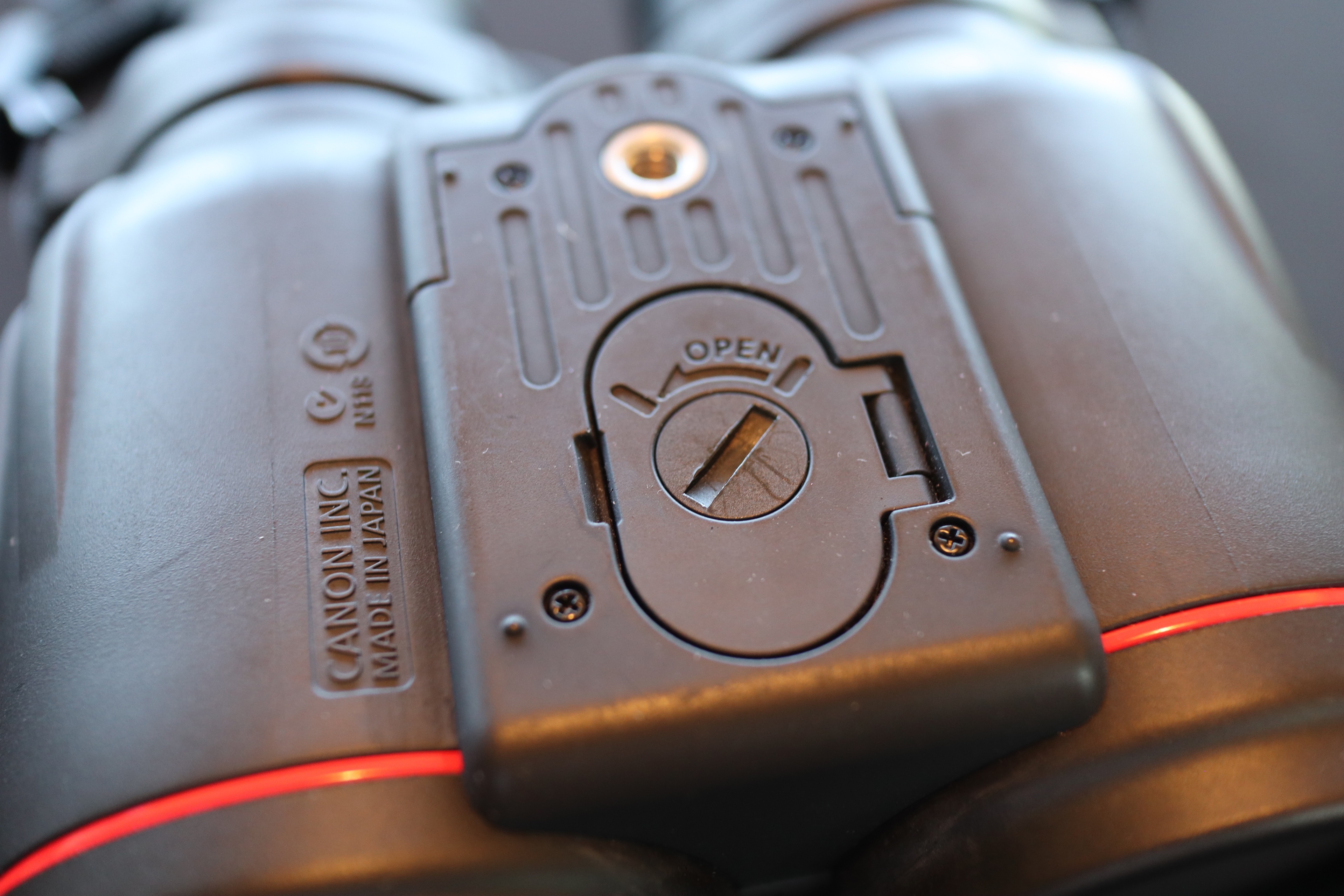14_Batteriefachdeckel_Aussen.JPG